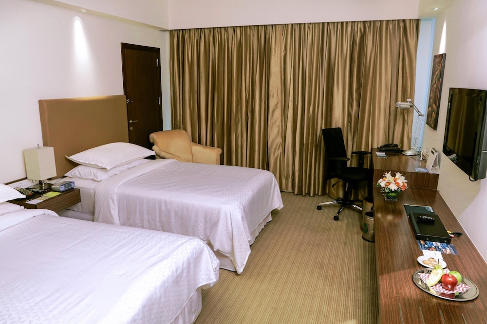 Deluxe Room, 2 Twin Beds (City View) - Photo 2