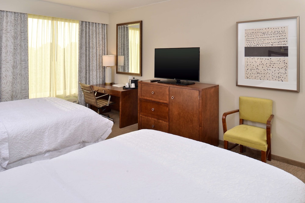 Studio, 1 King Bed, Accessible, Bathtub (Accessible)