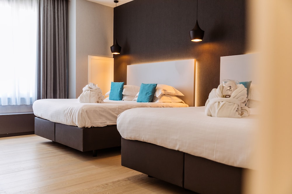 Comfort Room, 2 Queen Beds, No Sea View - Photo 4