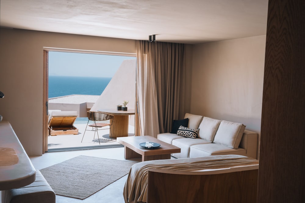Natura Suite with Infinity Pool