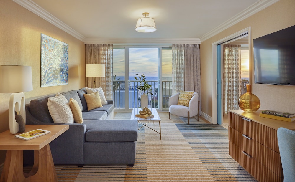 Suite, 1 King Bed (Palmetto)