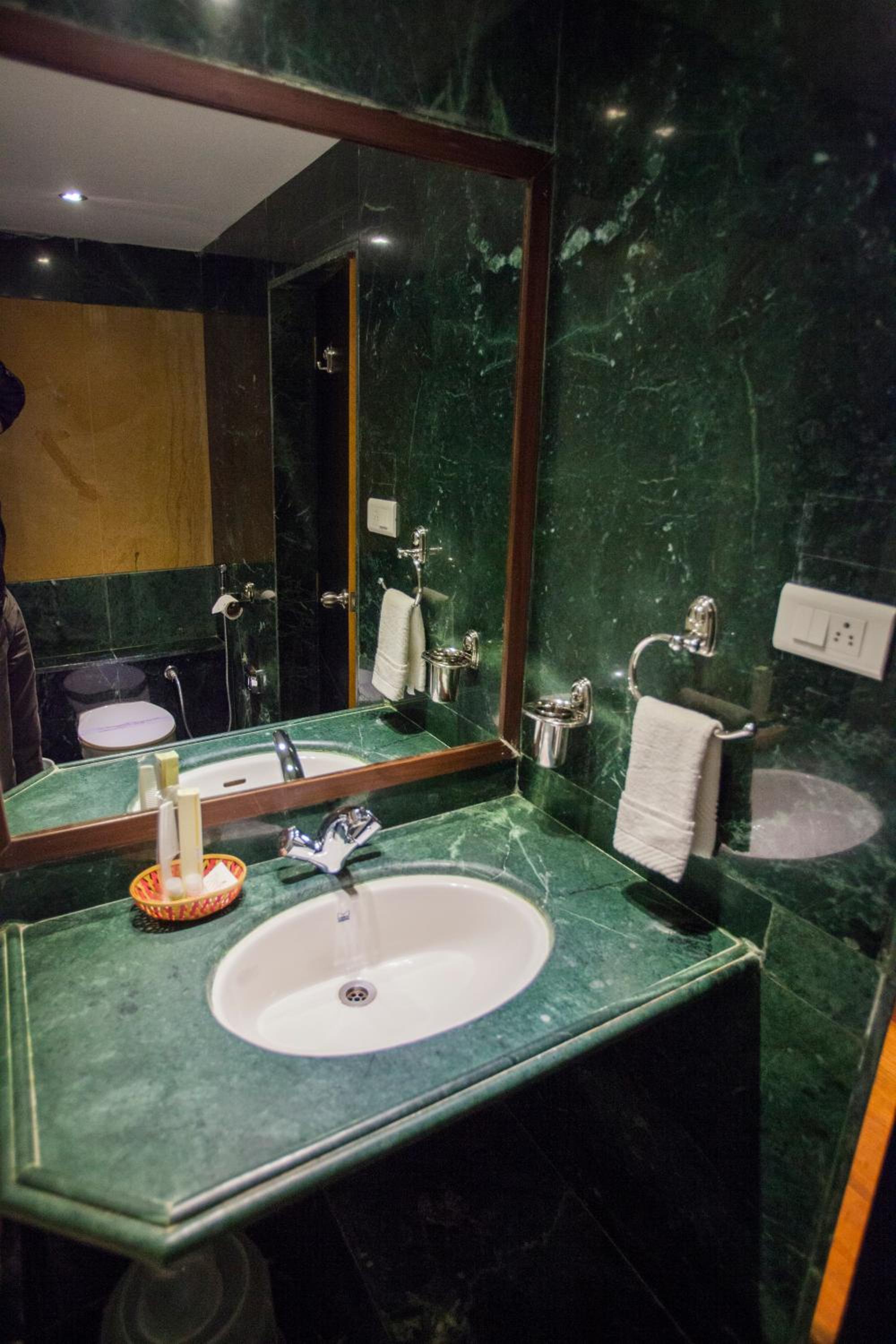 Executive Room - Photo 4