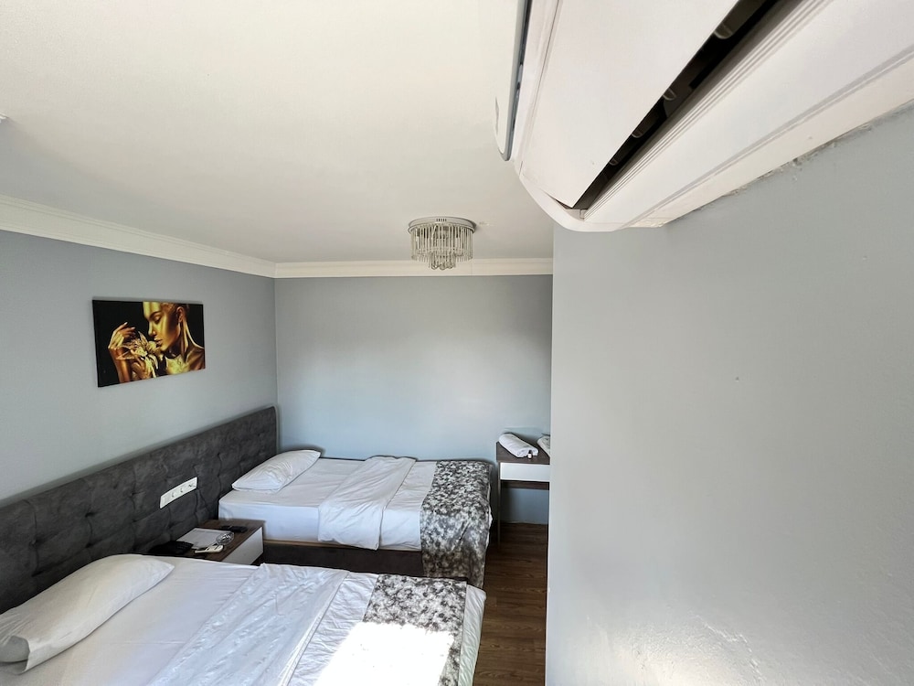 Classic Twin Room - Photo 4