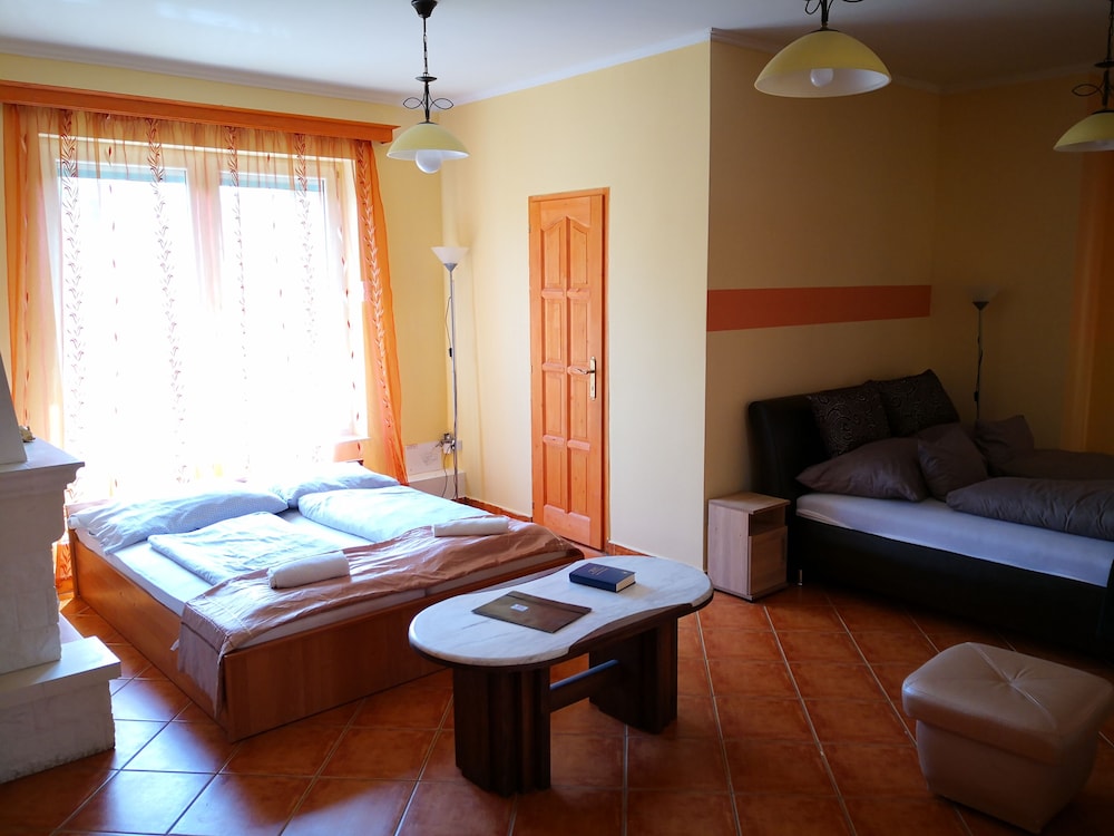Suite, 1 King Bed with Sofa bed photo 1