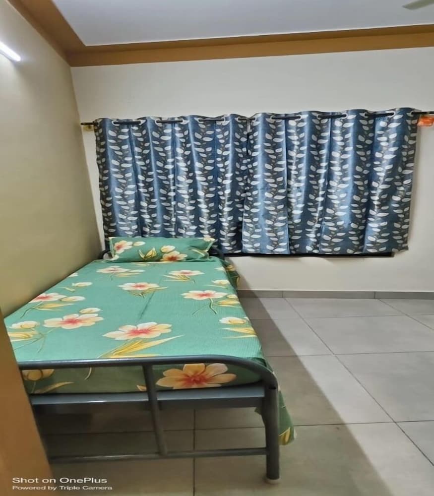 Basic Single Room photo 2