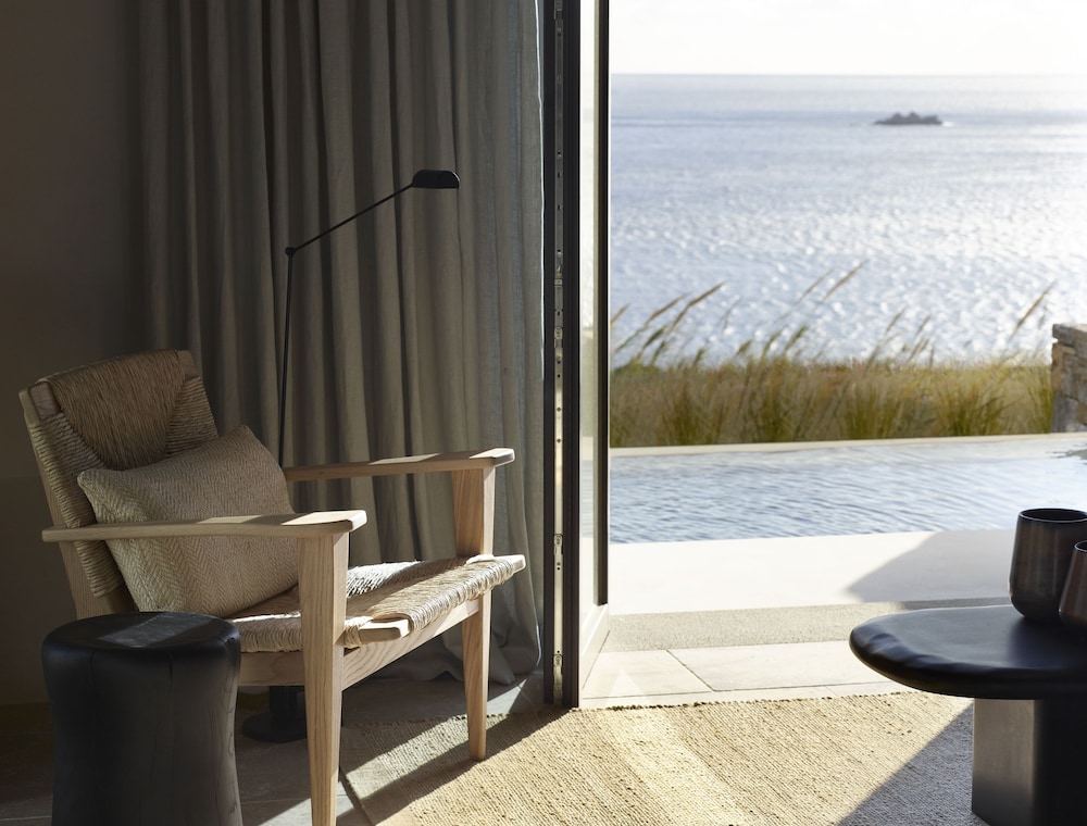 One-Bedroom Villa Sea View & Private Pool - Photo 8