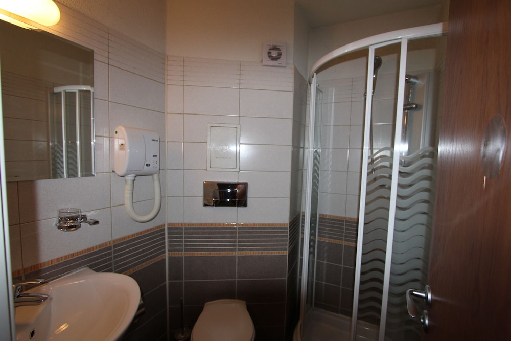 Superior Triple Room (Free Spa Access) photo 3
