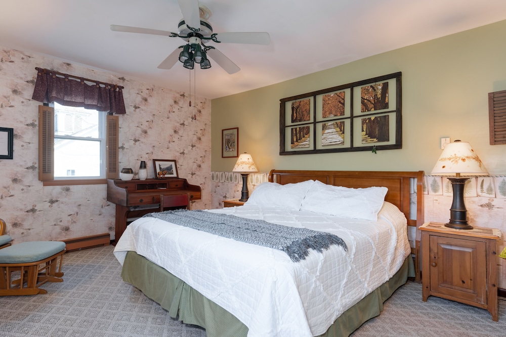 Adirondack Room