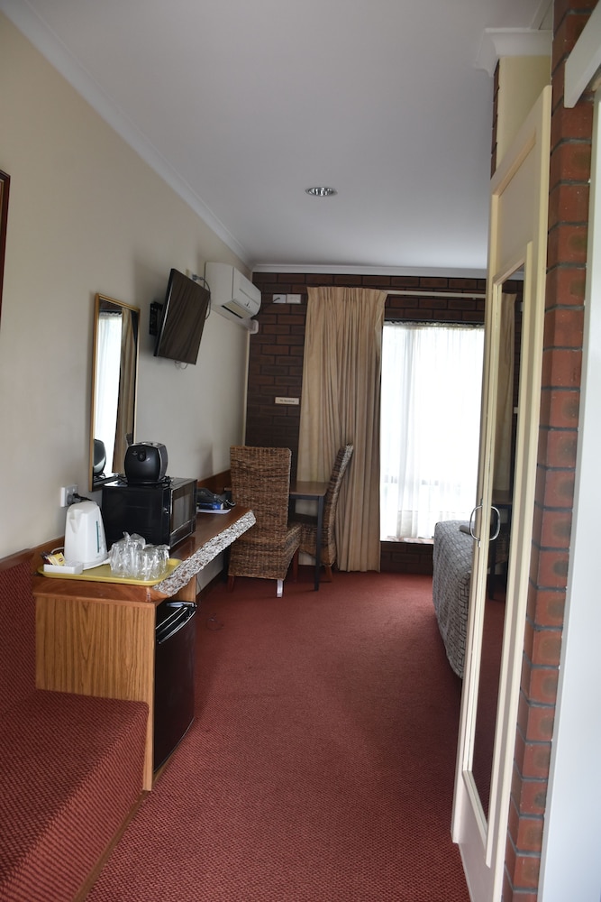 Classic Double Room, 1 Queen Bed, Garden View photo 2