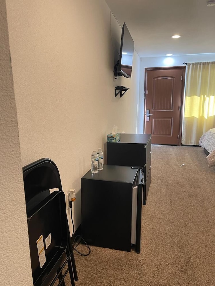 Family Room photo 2