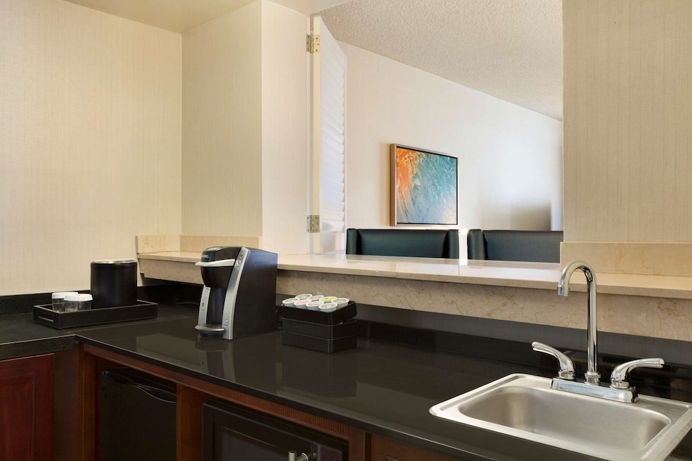 Grand Suite, 1 King Bed - Photo 3