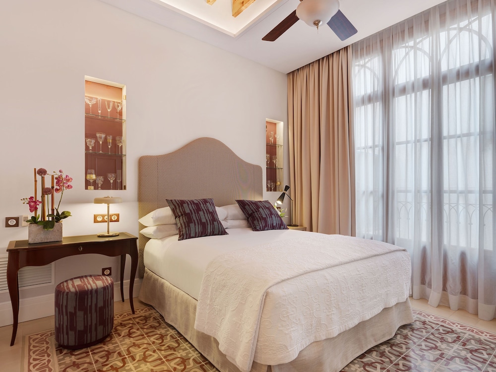 Double Deluxe Room with Spa Access