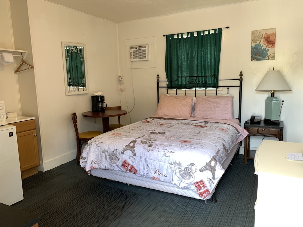 Economy Single Room
