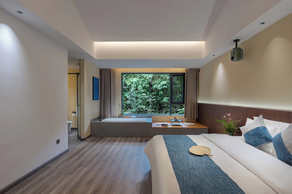 Exclusive Double Room, Hill View photo 2