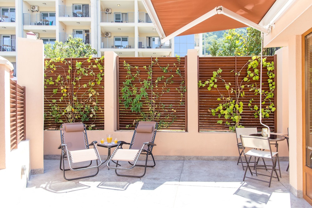 Apartment, 2 Bedrooms, Terrace, Garden Area (Podkosljun Kanjosa Macedonovica)