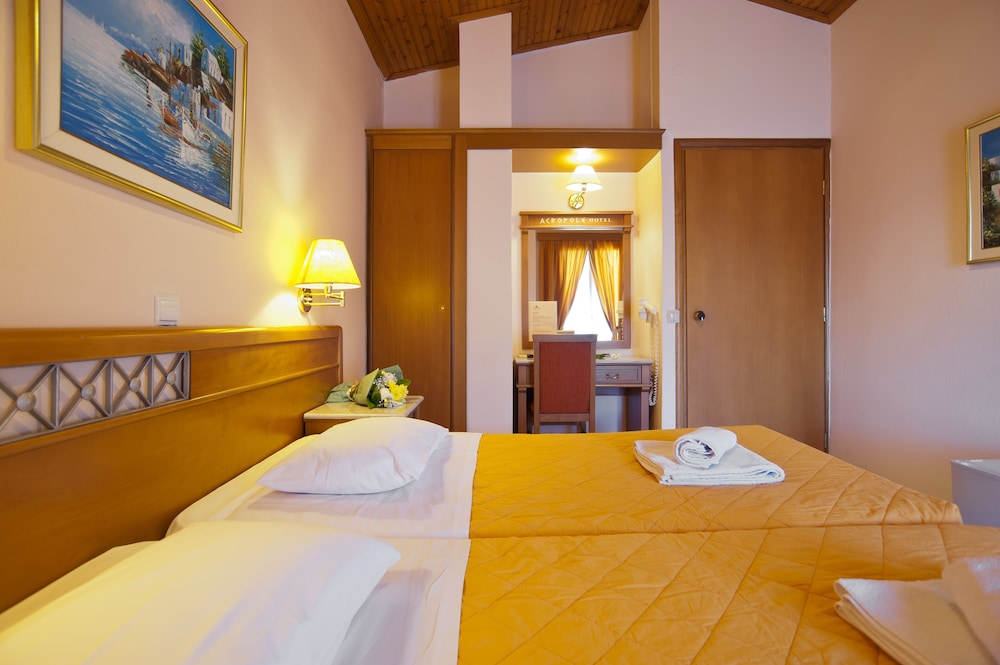 Double or Twin Room (Street View) - Photo 2