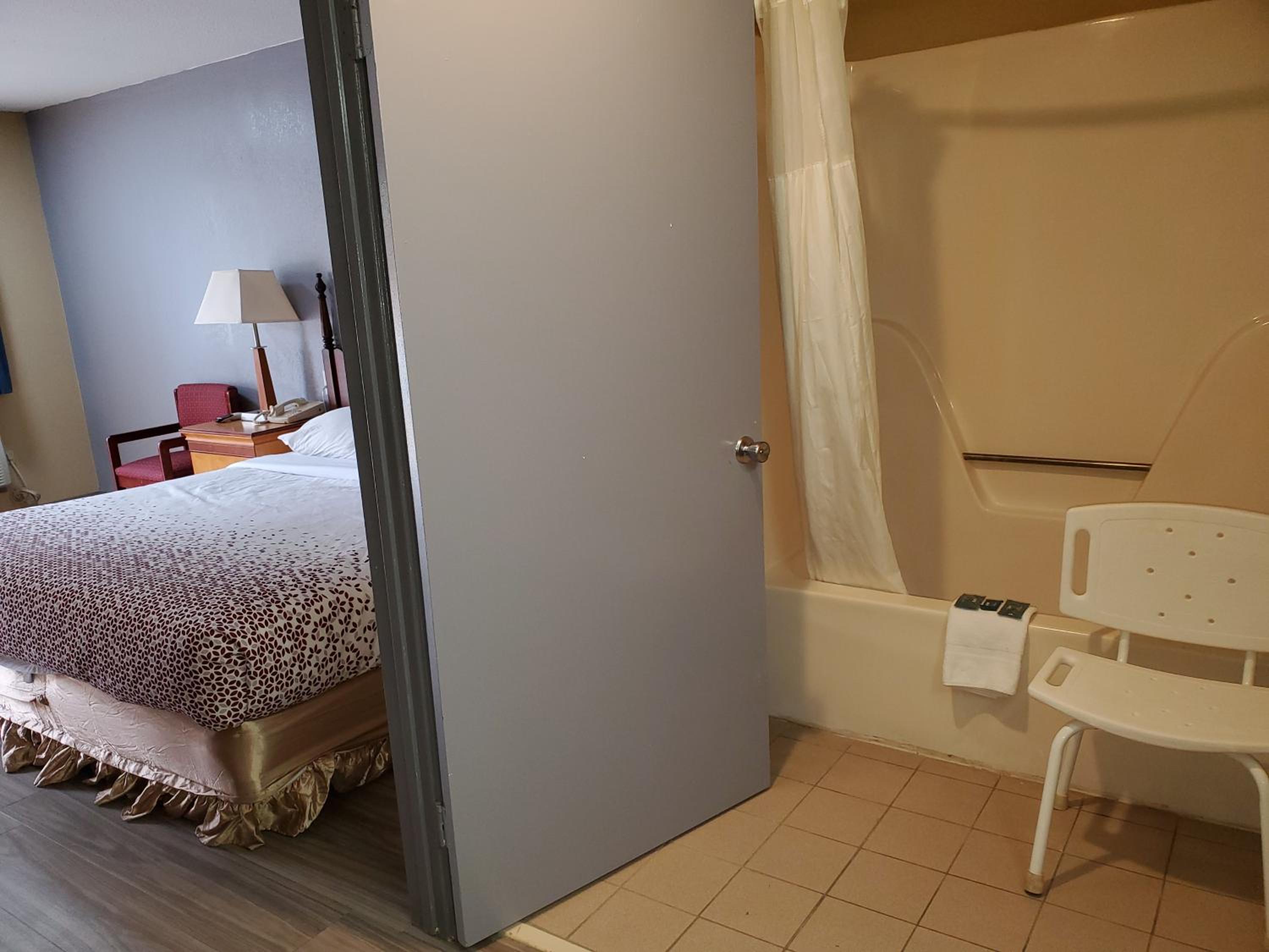 King Room - Disability Access photo 1