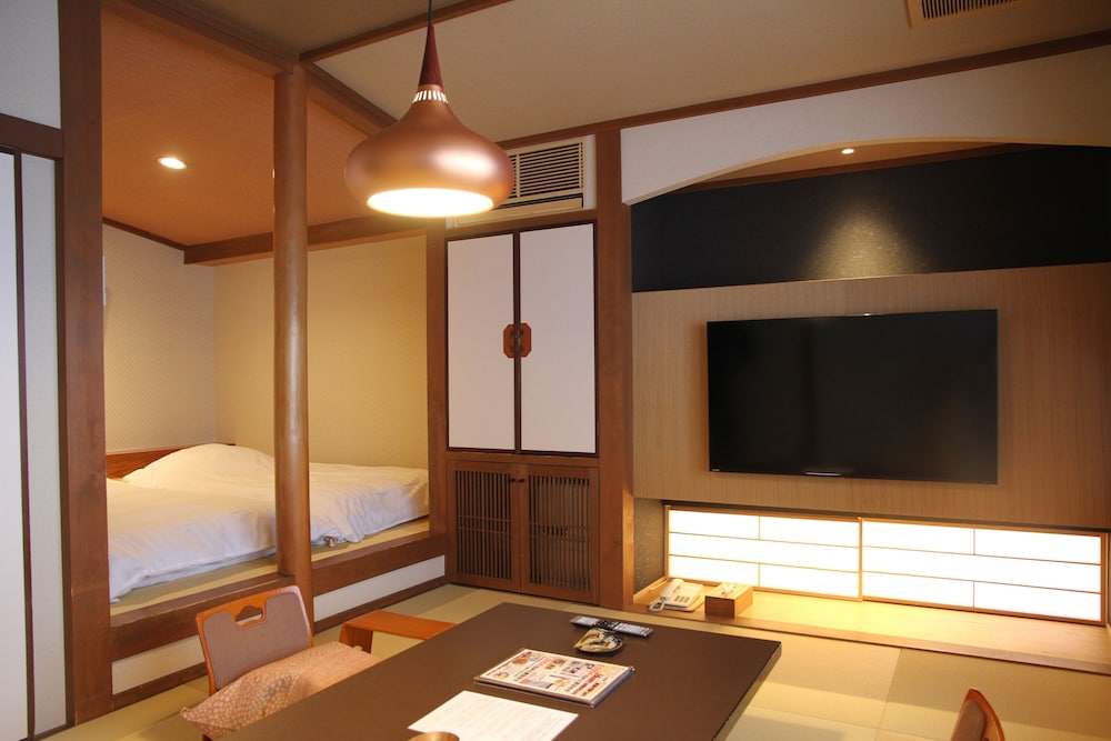Twin Room - Photo 9