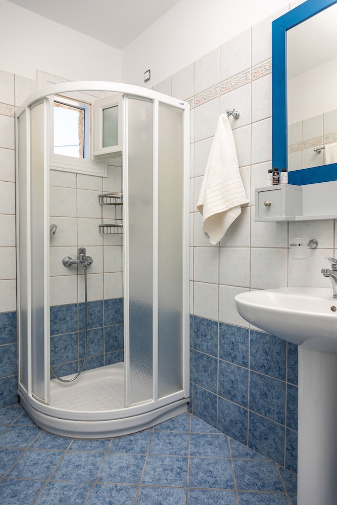 Economy Apartment, 1 Bedroom (Semi Basement) - Photo 7
