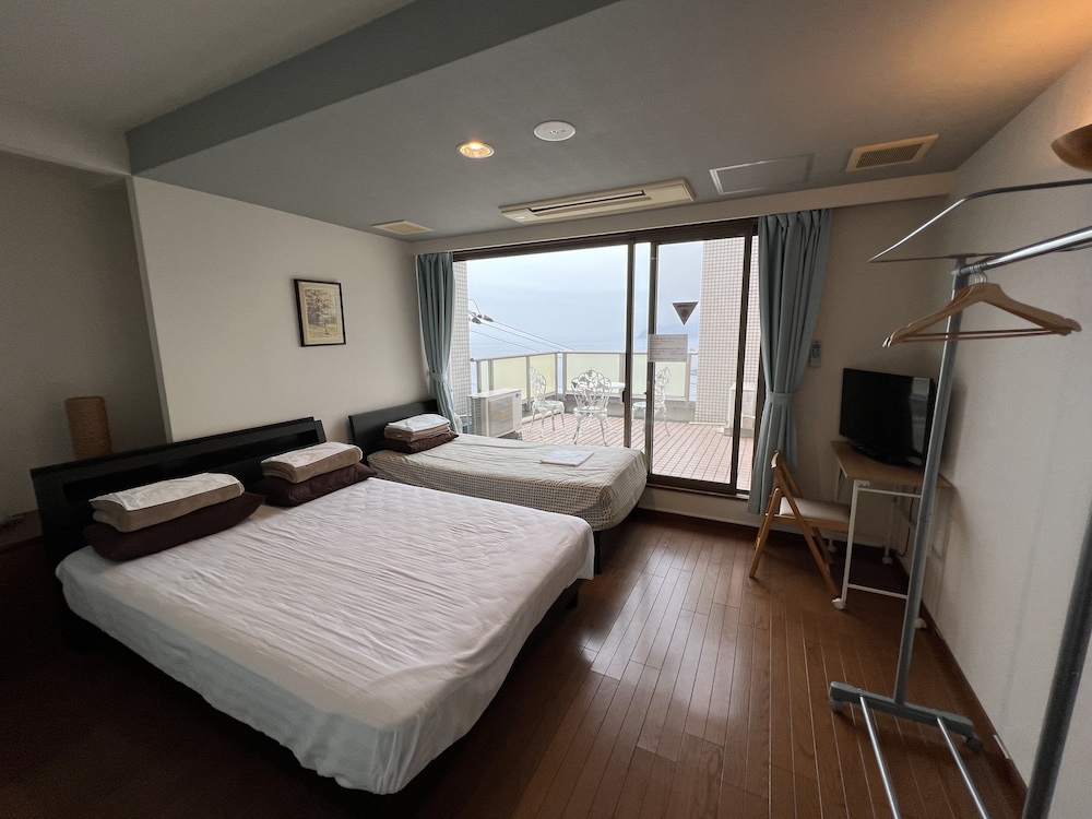 303 Private room with LCD TV, Western-style room, deluxe, private terrace, ocean view, Non-smoking photo 1