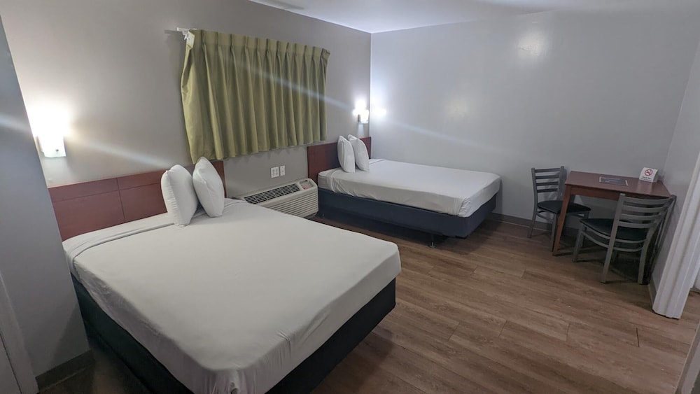 Standard Room, 2 Double Beds, Smoking, Kitchenette