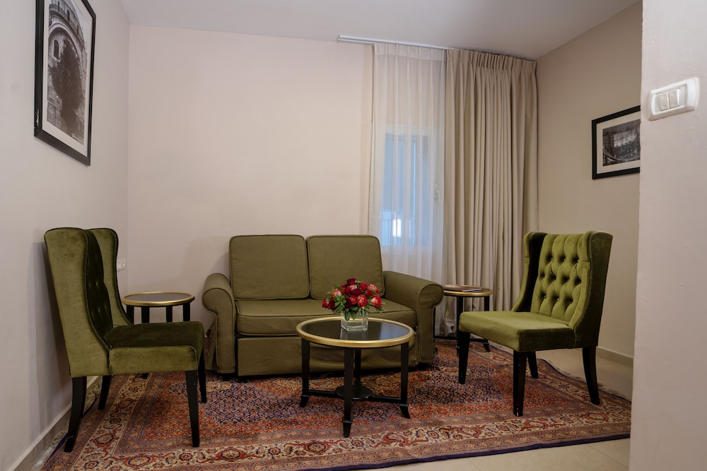 Family Room, 2 Bedrooms photo 1