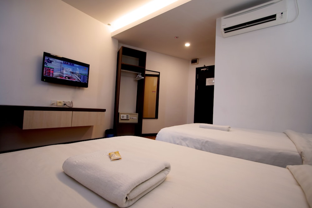 Deluxe Twin Room - Photo 2