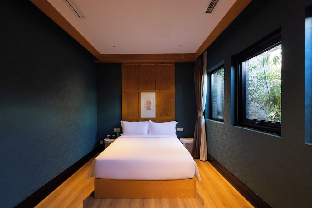 Comfort Suite, Garden View