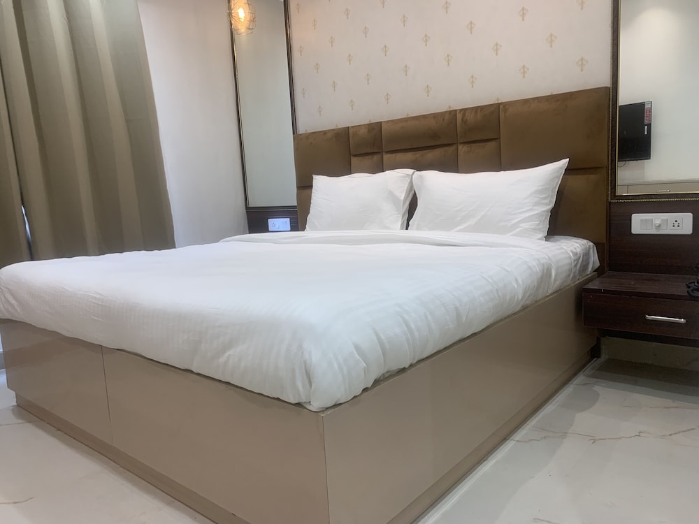 Standard Double Room - Photo 7