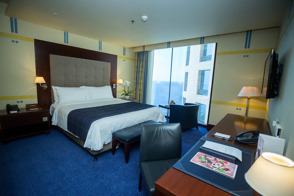 Deluxe Room - Photo 5