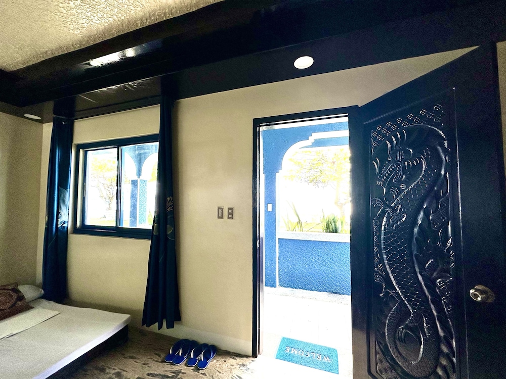 Family Room - Photo 9