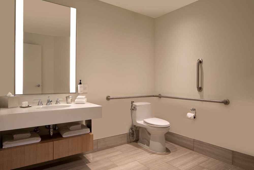 Club Room, 2 Queen Beds, Accessible (Hearing & Mobility, Roll-in Shower) thumbnail 6