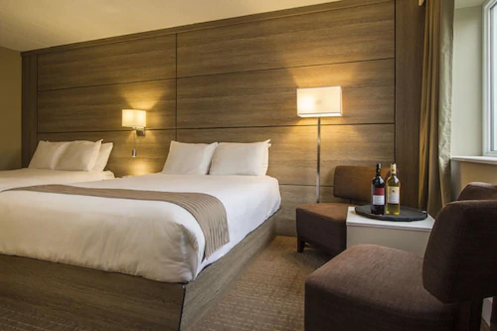 Standard Room, 2 Queen Beds - Pet Friendly($) - Photo 3