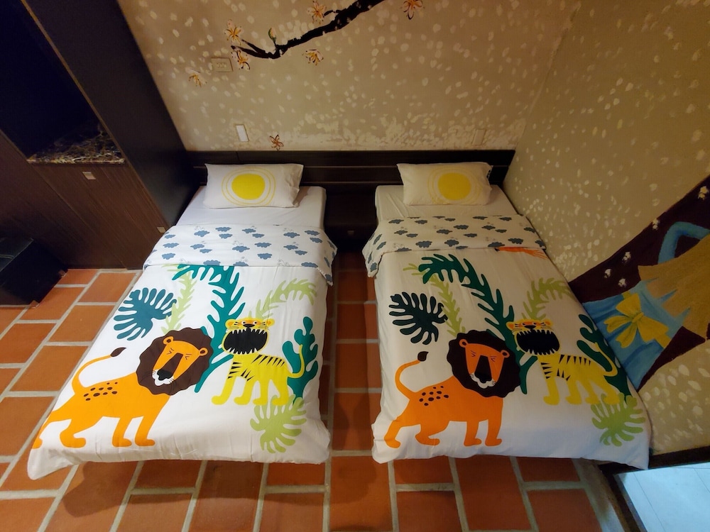 Traditional Quadruple Room - Photo 16
