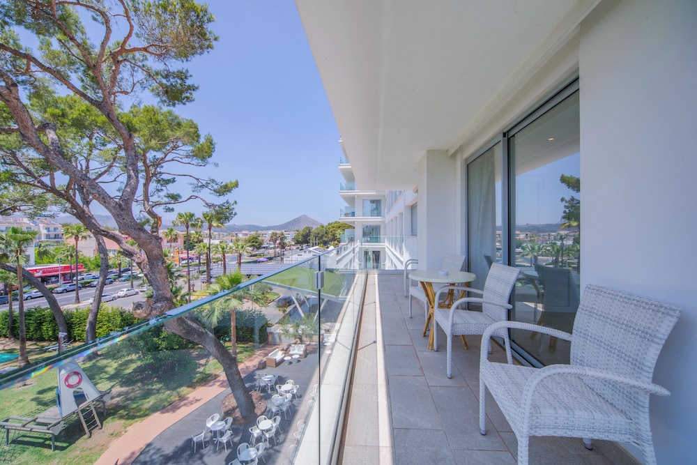 Premium Suite, Balcony (2 adults + 1 child)