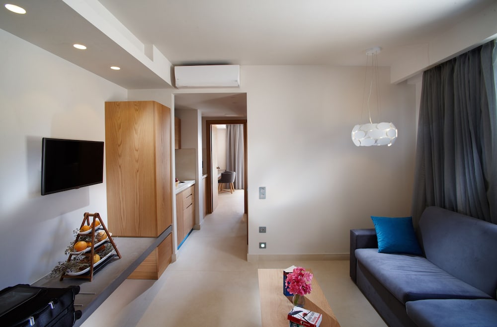 One Bedroom Apartment - Photo 2