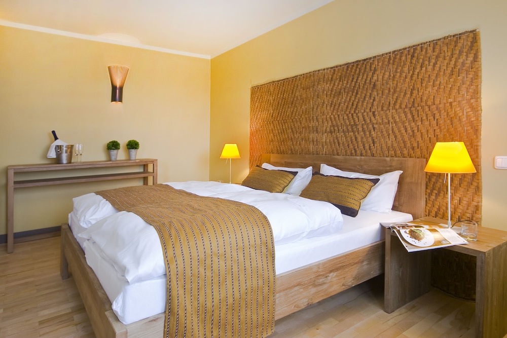 Superior Double Room, 1 King Bed with Sofa bed (Plus) photo 2