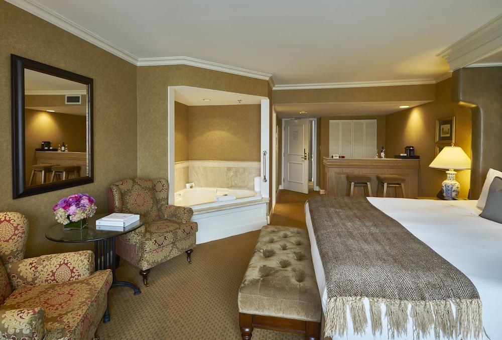 Deluxe Room, City View - Photo 2