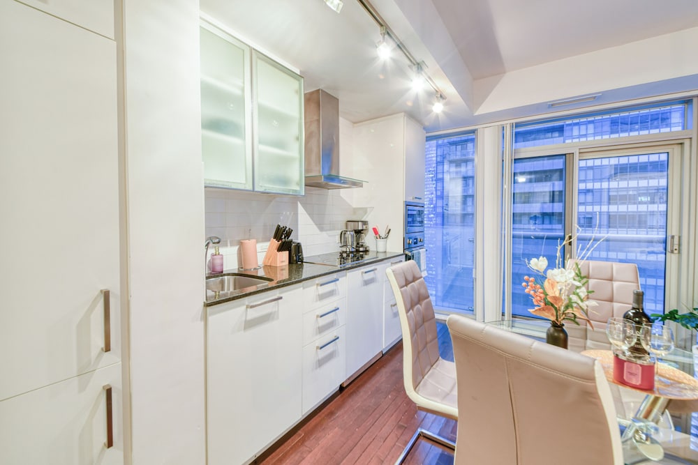 Superior Apartment thumbnail 6