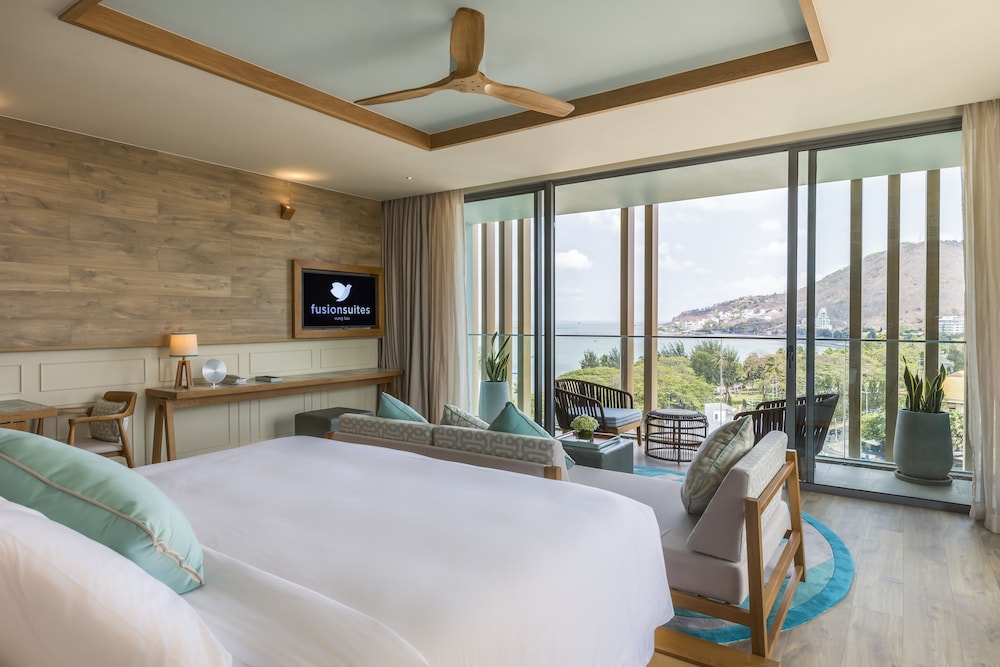 Fusion Deluxe Suite King Bed Sea View