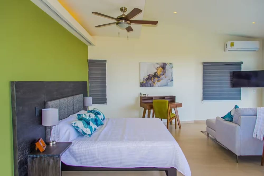 Villa photo 2