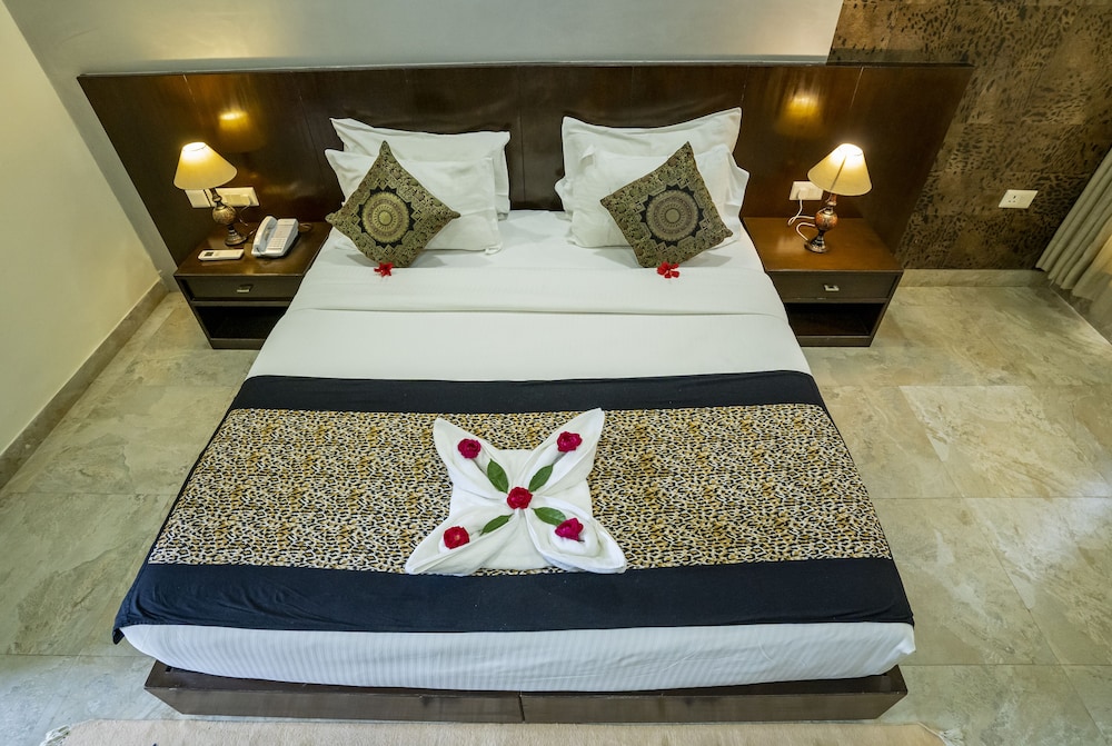 Deluxe Room, 1 King Bed, Garden View photo 3