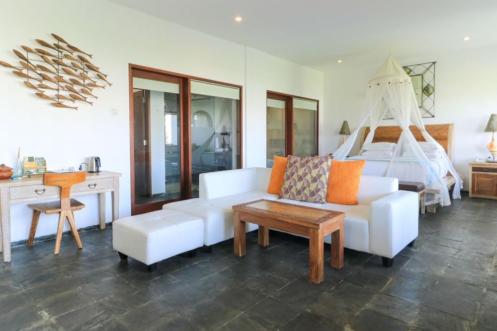 Suite - Photo 10