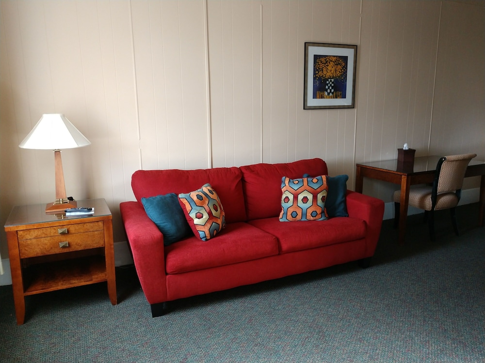 One bedroom suite photo 1
