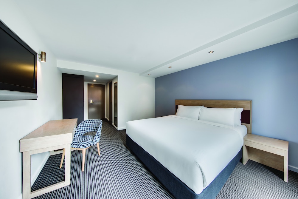 Superior Balcony Room - Photo 1