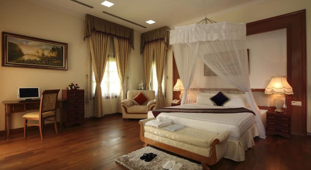 Ambassador Suite photo 1