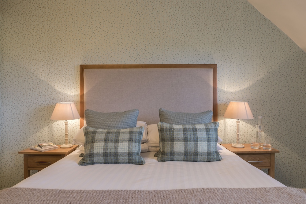 Classic Double or Twin Room (Single use) photo 2