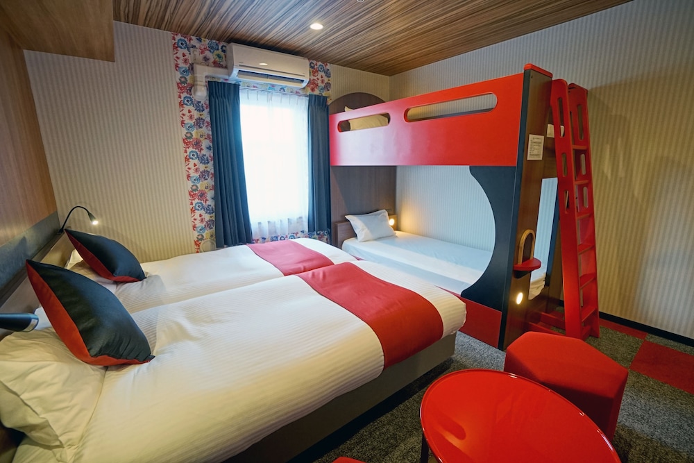 Family & Leisure 4, Non Smoking (1 bunk bed and 1 twin bed) photo 2