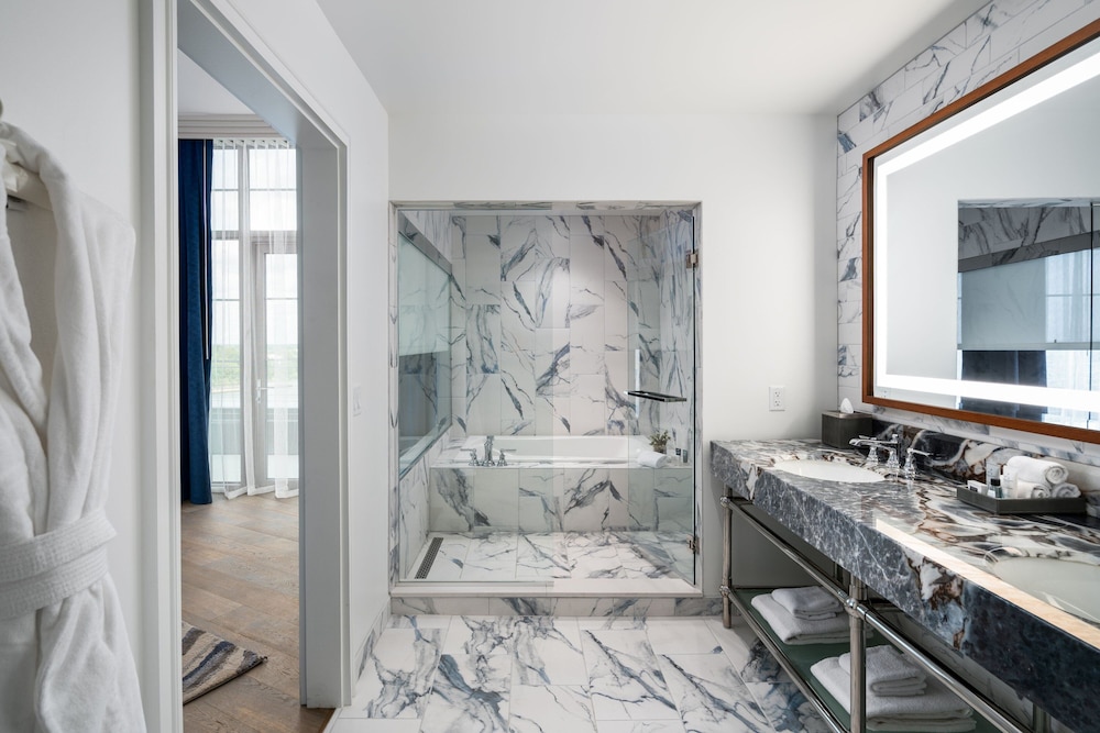 Executive Studio Suite, 1 King Bed with Sofa bed