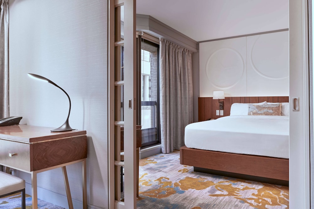 Suite, 1 Bedroom, Balcony, City View thumbnail 5